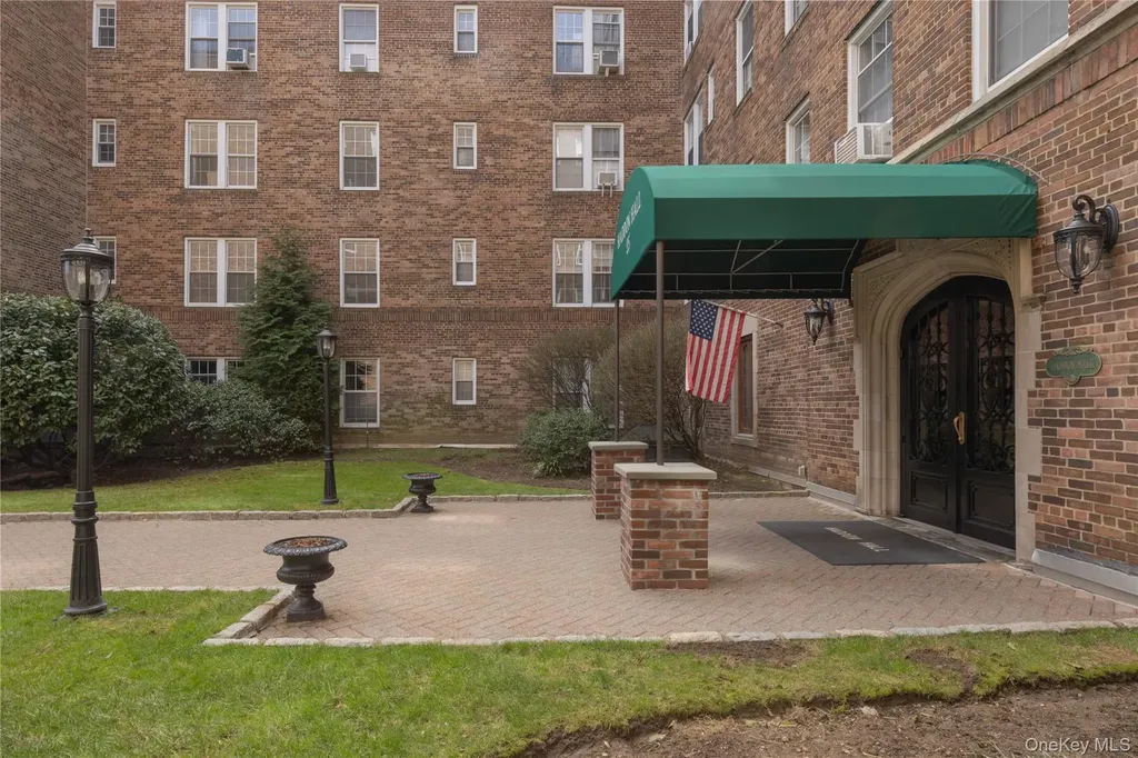 25 Parkview Avenue Bronxville NY 10708