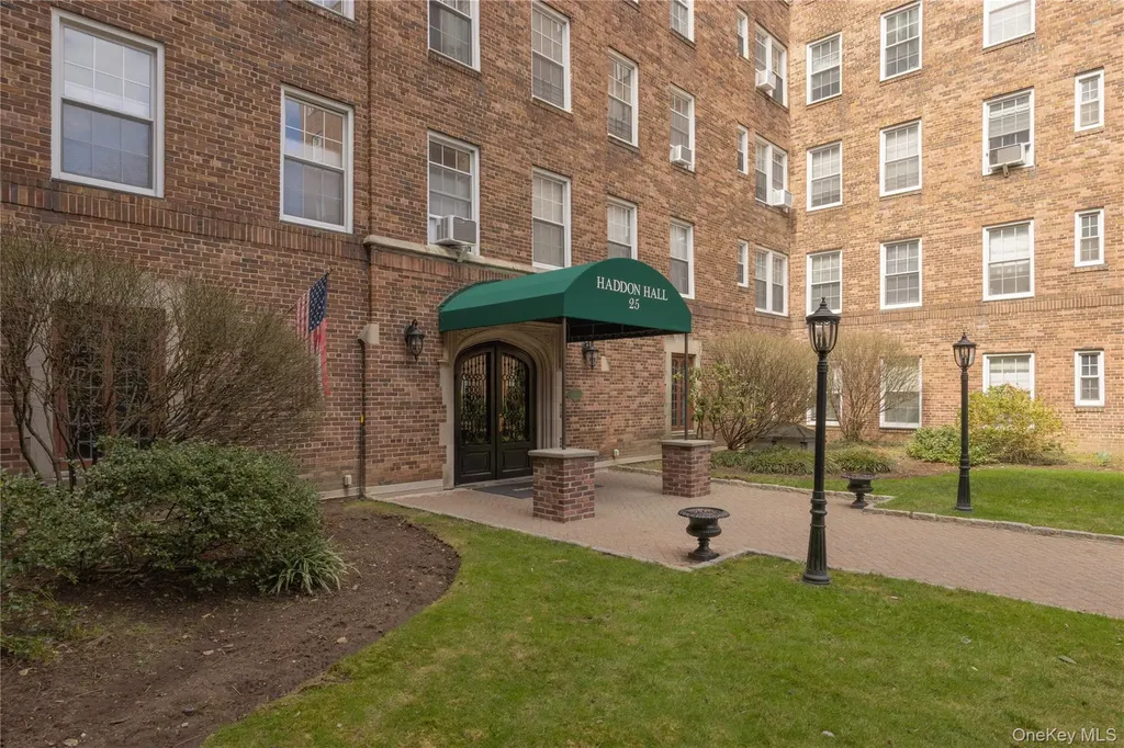 25 Parkview Avenue Bronxville NY 10708