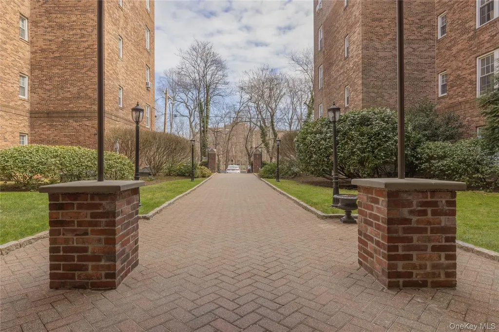 25 Parkview Avenue Bronxville NY 10708