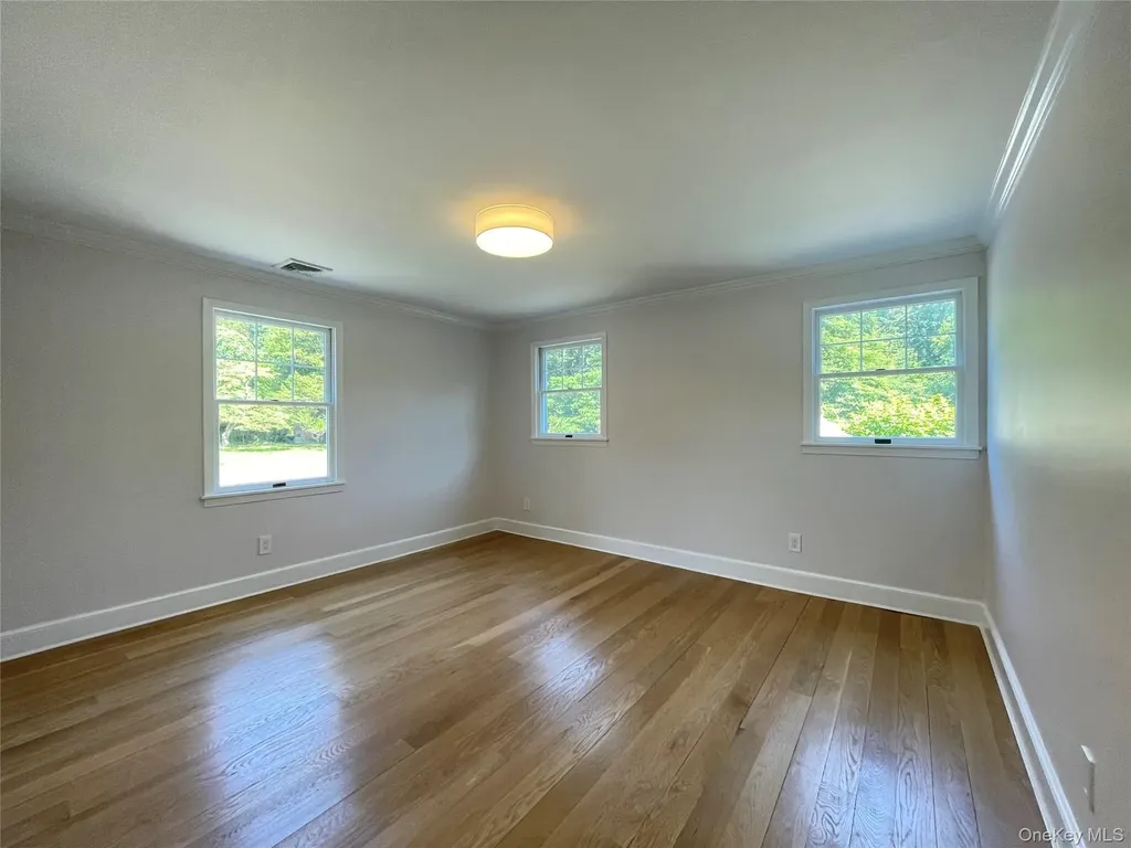 6 Beech Hill Road Lloyd Harbor NY 11743