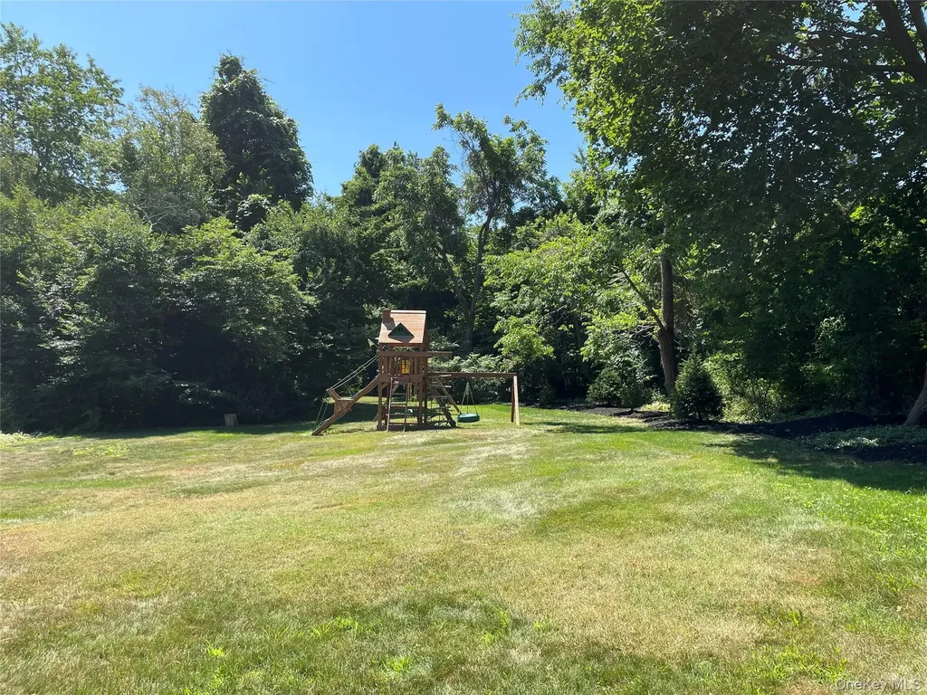 6 Beech Hill Road Lloyd Harbor NY 11743