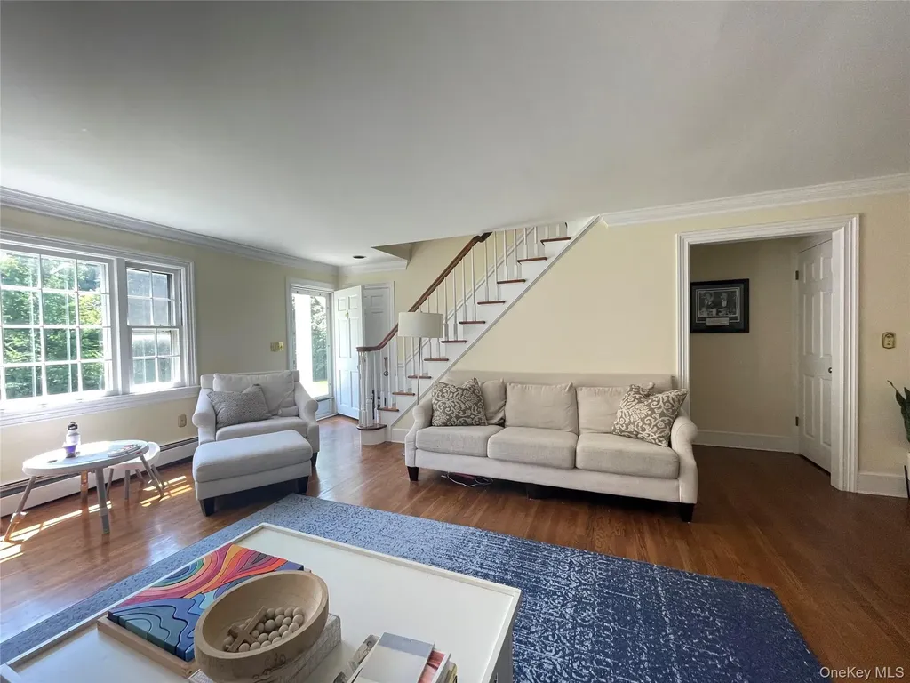 6 Beech Hill Road Lloyd Harbor NY 11743