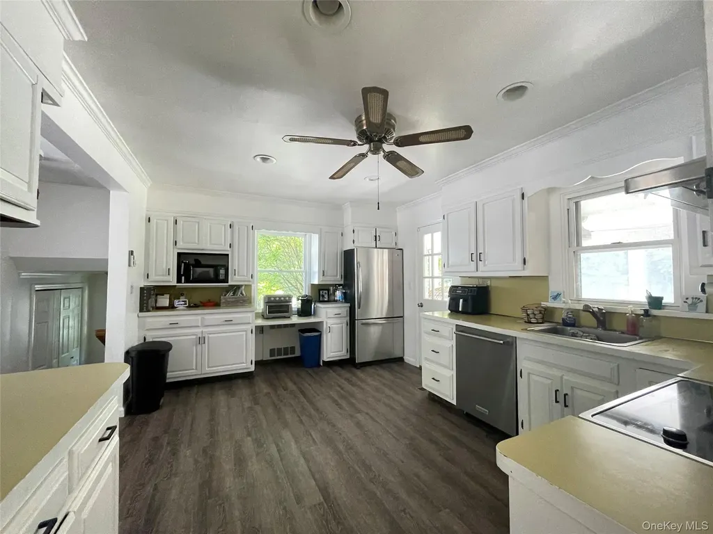 6 Beech Hill Road Lloyd Harbor NY 11743