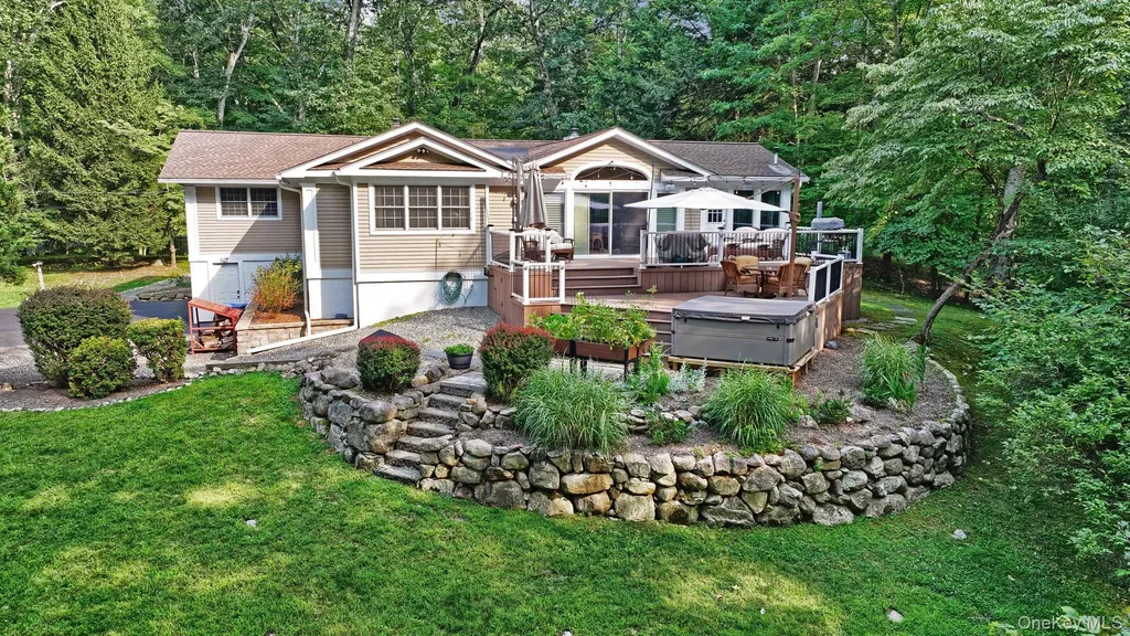83 Maple Brook Road Tuxedo Park NY 10987