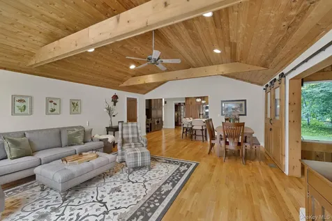83 Maple Brook Road Tuxedo Park NY 10987