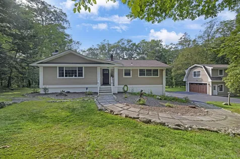 83 Maple Brook Road Tuxedo Park NY 10987