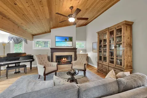 83 Maple Brook Road Tuxedo Park NY 10987