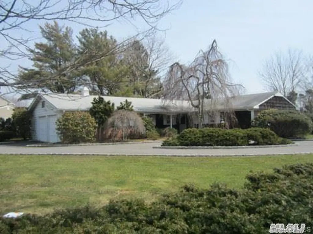 363 Oxhead Road Stony Brook NY 11790