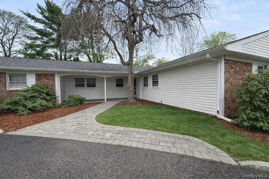 363 Oxhead Road Stony Brook NY 11790