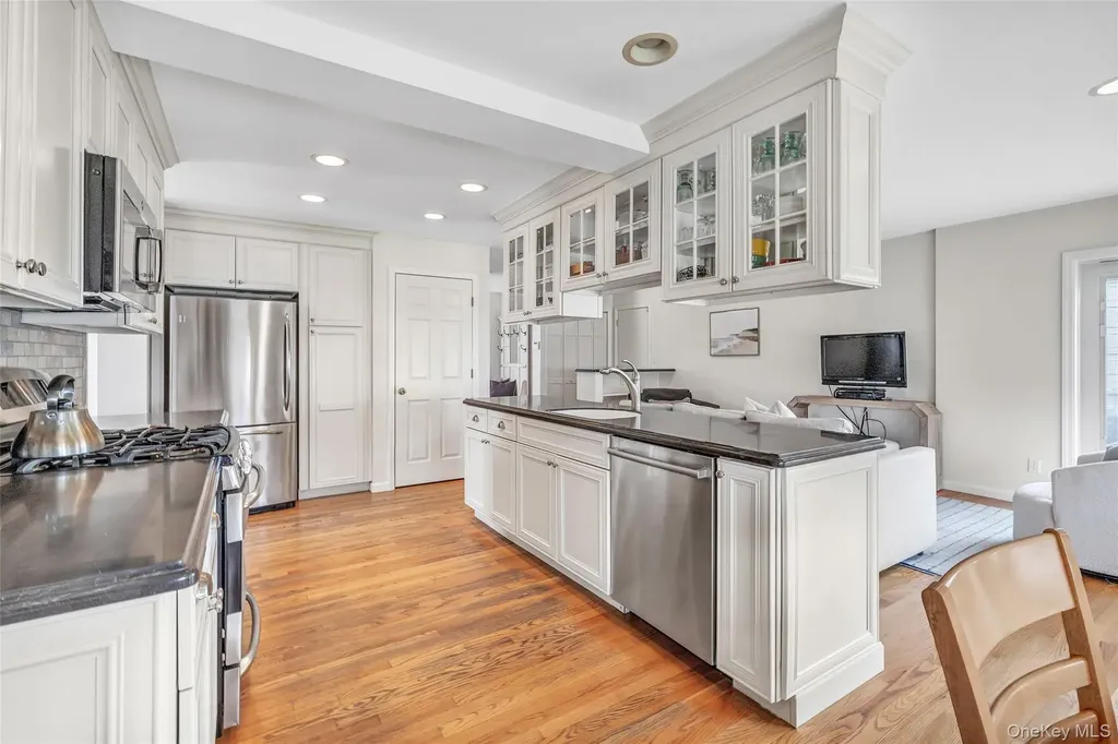15 Brookside Lane Harrison NY 10528