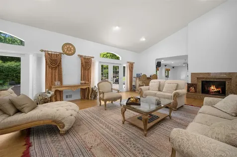 90 Belvedere Drive Syosset NY 11791