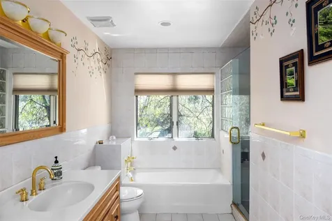 90 Belvedere Drive Syosset NY 11791