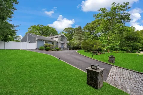 90 Belvedere Drive Syosset NY 11791