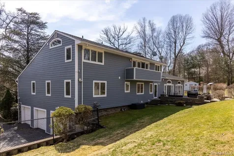 90 Belvedere Drive Syosset NY 11791