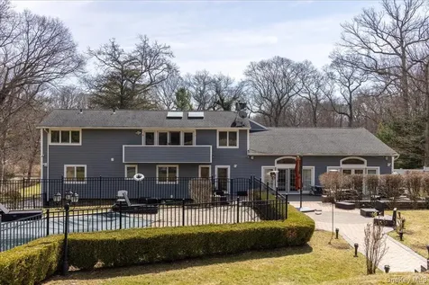 90 Belvedere Drive Syosset NY 11791