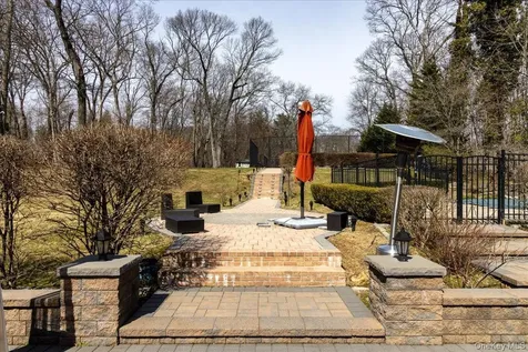 90 Belvedere Drive Syosset NY 11791