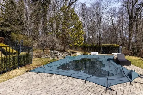 90 Belvedere Drive Syosset NY 11791