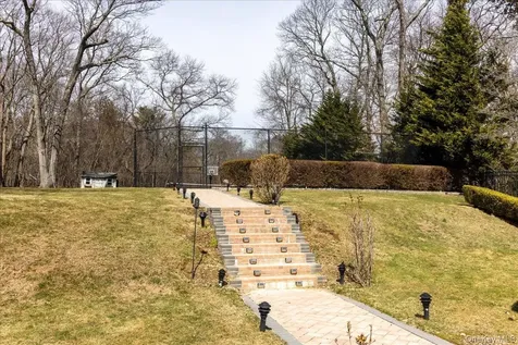 90 Belvedere Drive Syosset NY 11791