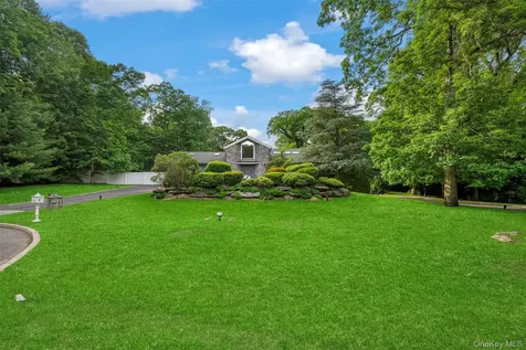 90 Belvedere Drive Syosset NY 11791