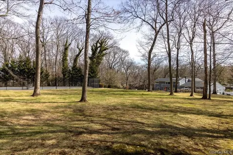 90 Belvedere Drive Syosset NY 11791