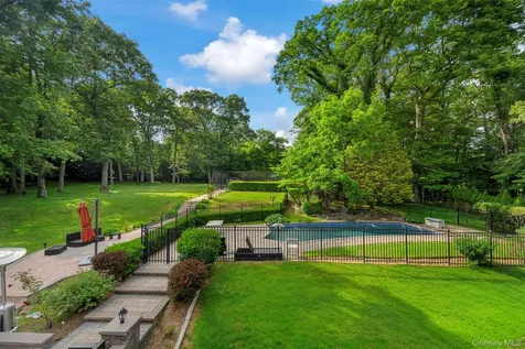 90 Belvedere Drive Syosset NY 11791