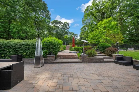 90 Belvedere Drive Syosset NY 11791