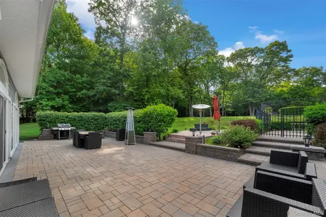 90 Belvedere Drive Syosset NY 11791