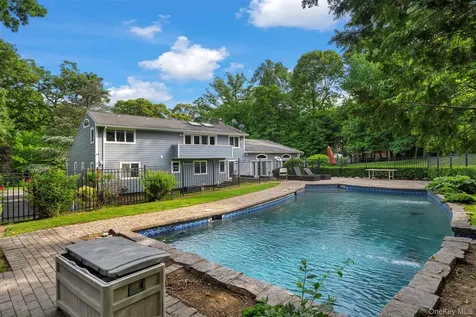 90 Belvedere Drive Syosset NY 11791
