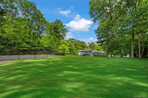 90 Belvedere Drive Syosset NY 11791