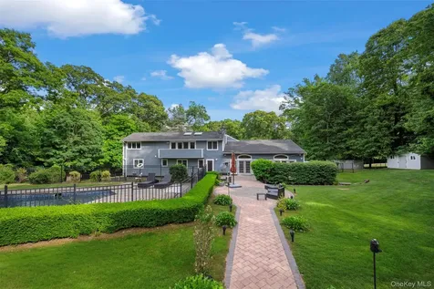90 Belvedere Drive Syosset NY 11791
