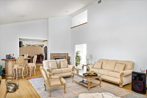 90 Belvedere Drive Syosset NY 11791