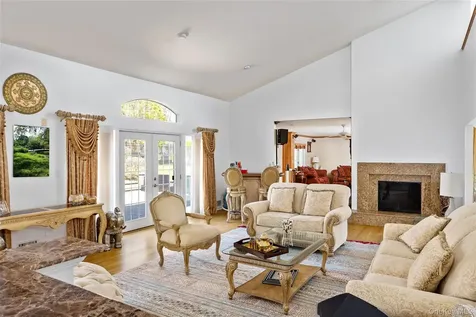 90 Belvedere Drive Syosset NY 11791