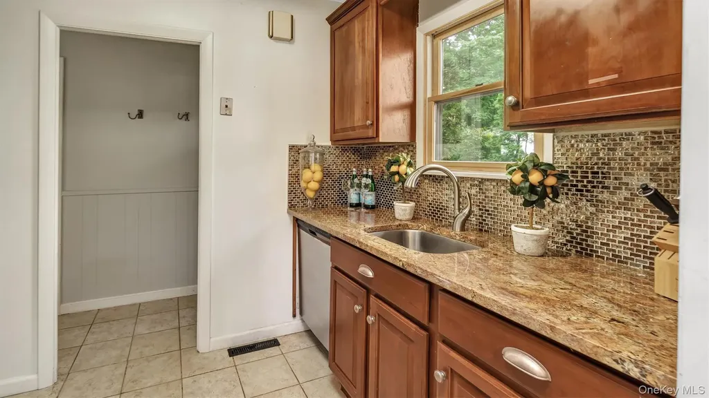 11 Nova Road Bayville NY 11709