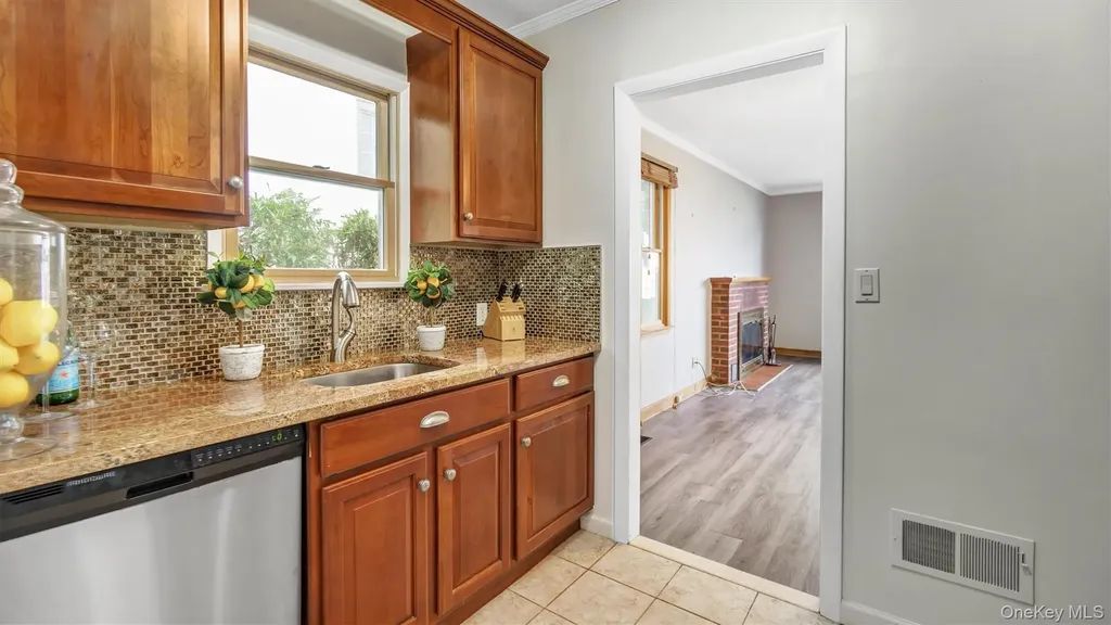 11 Nova Road Bayville NY 11709