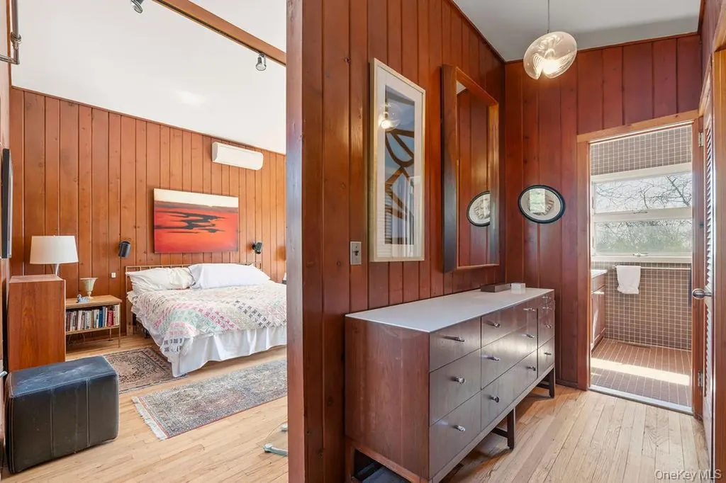 27 Atterbury Road Southampton NY 11968