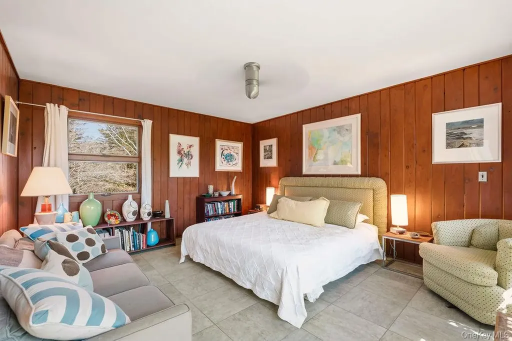 27 Atterbury Road Southampton NY 11968
