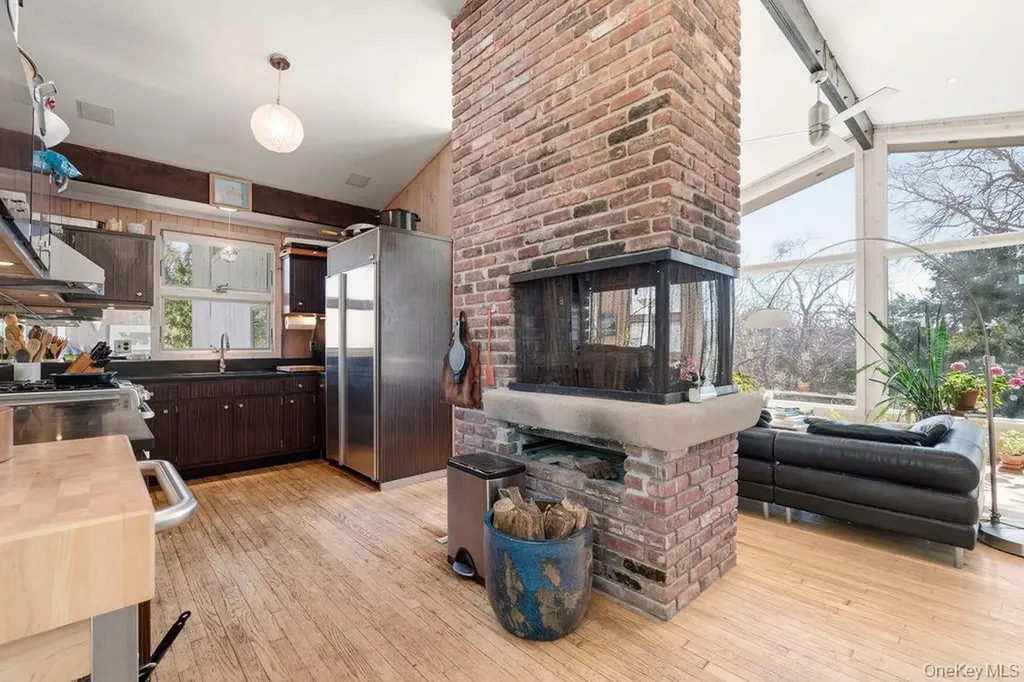 27 Atterbury Road Southampton NY 11968