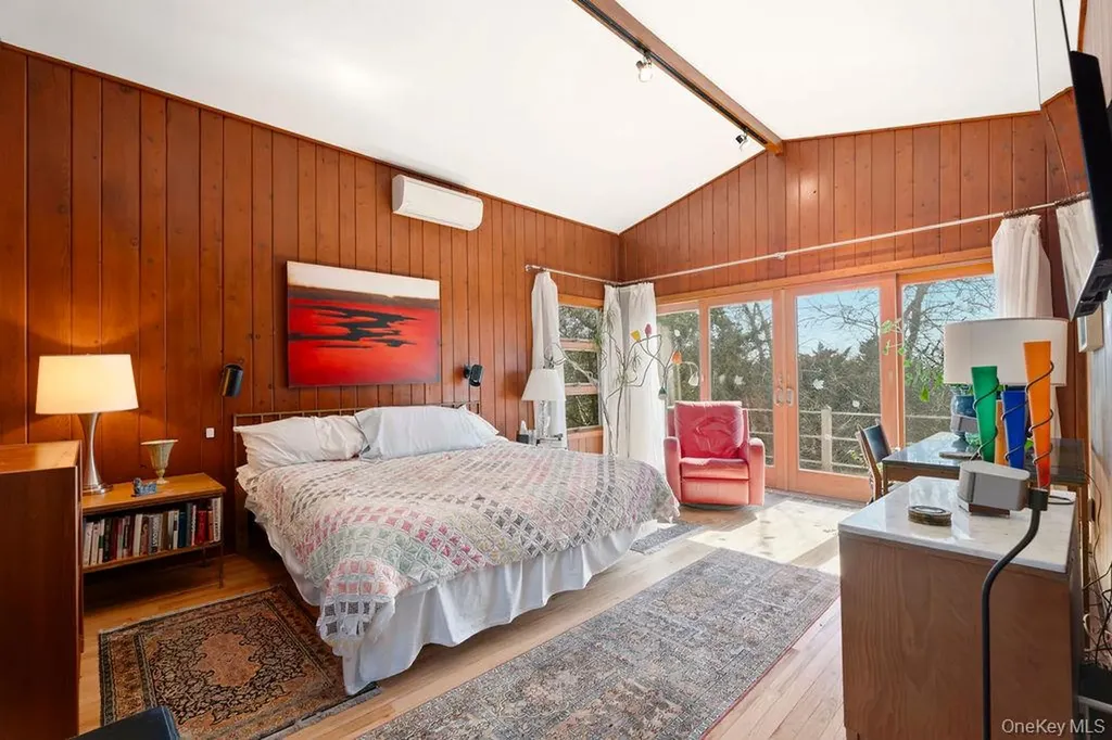 27 Atterbury Road Southampton NY 11968