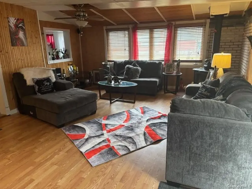 112 Priscilla Avenue Riverhead NY 11901