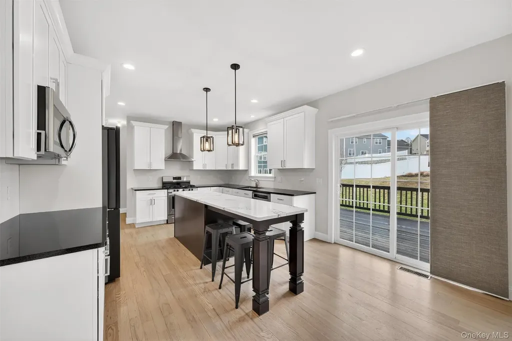 12 Kensington Lane Poughkeepsie NY 12603