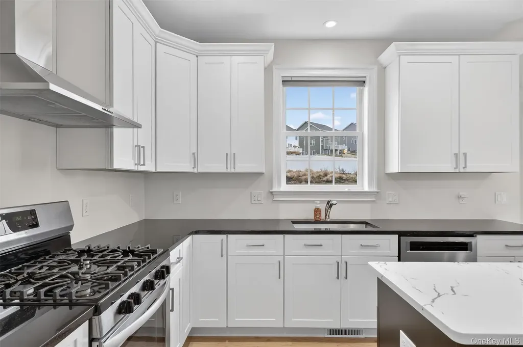 12 Kensington Lane Poughkeepsie NY 12603
