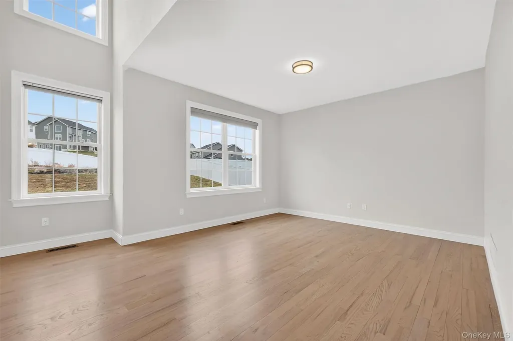 12 Kensington Lane Poughkeepsie NY 12603