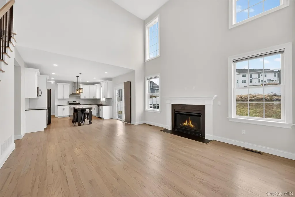 12 Kensington Lane Poughkeepsie NY 12603