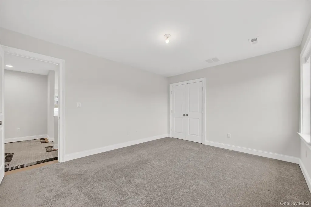 12 Kensington Lane Poughkeepsie NY 12603
