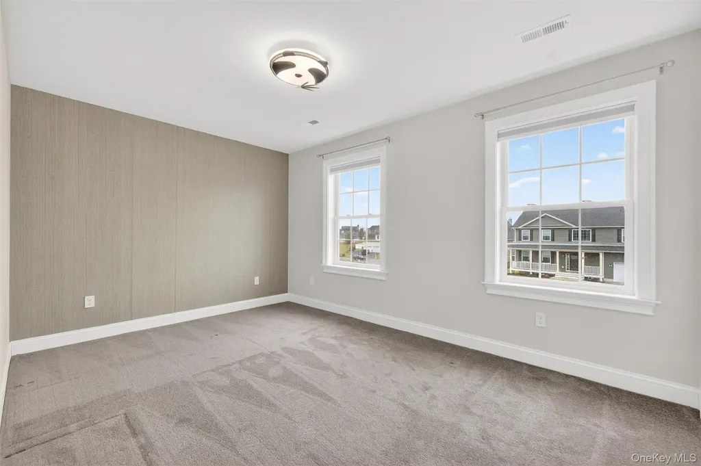 12 Kensington Lane Poughkeepsie NY 12603