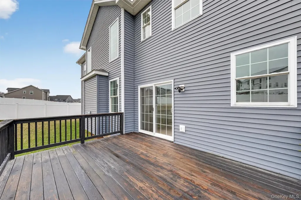 12 Kensington Lane Poughkeepsie NY 12603