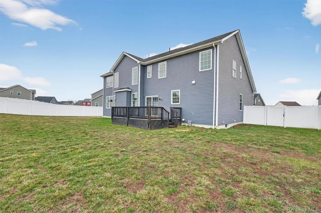 12 Kensington Lane Poughkeepsie NY 12603
