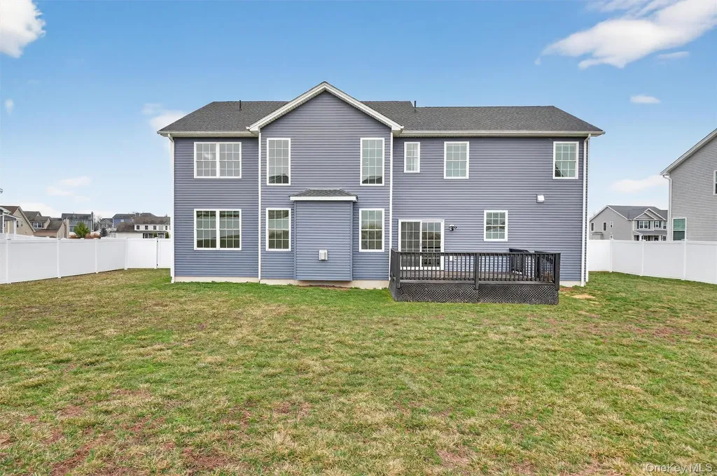 12 Kensington Lane Poughkeepsie NY 12603