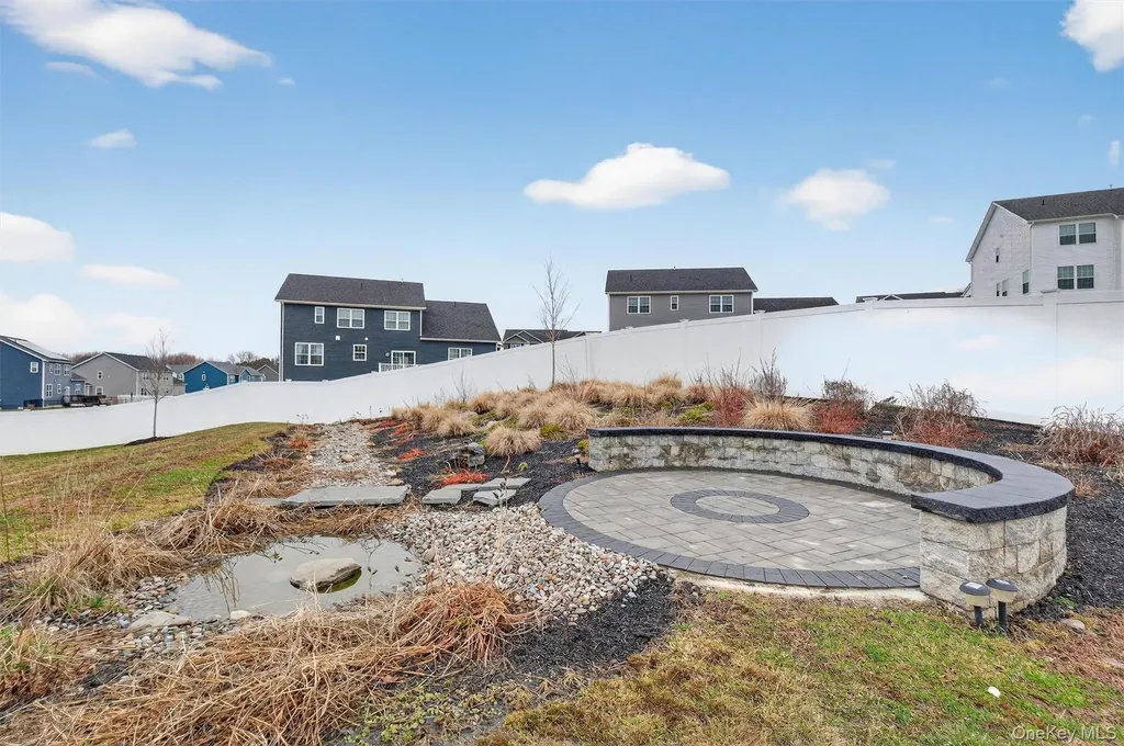 12 Kensington Lane Poughkeepsie NY 12603