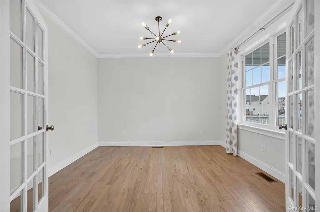 12 Kensington Lane Poughkeepsie NY 12603